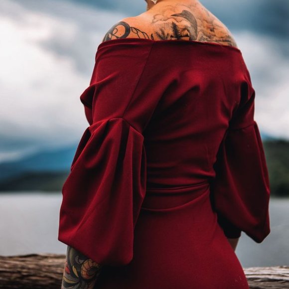 Red Off-the-Shoulder Bodycon - Picture 3 of 8